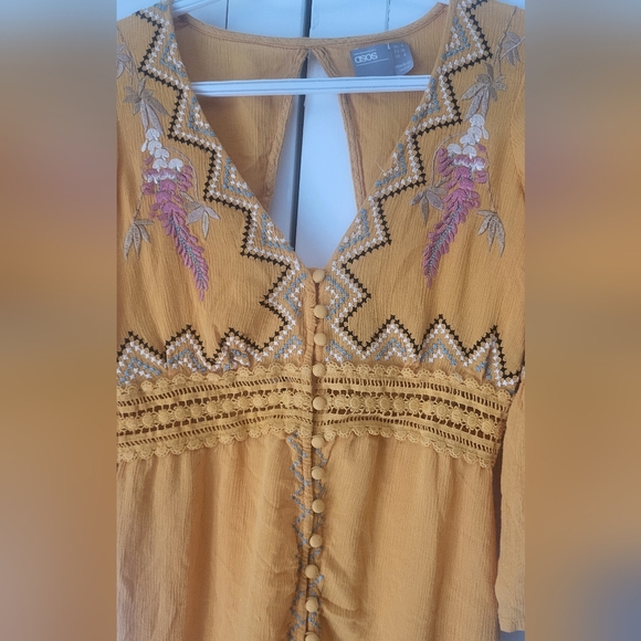 Embroidered dress from ASOS - Picture 2 of 5